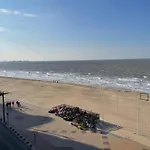 3-bedroom Sunny In *