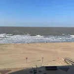 3-bedroom Sunny In Knokke-Heist